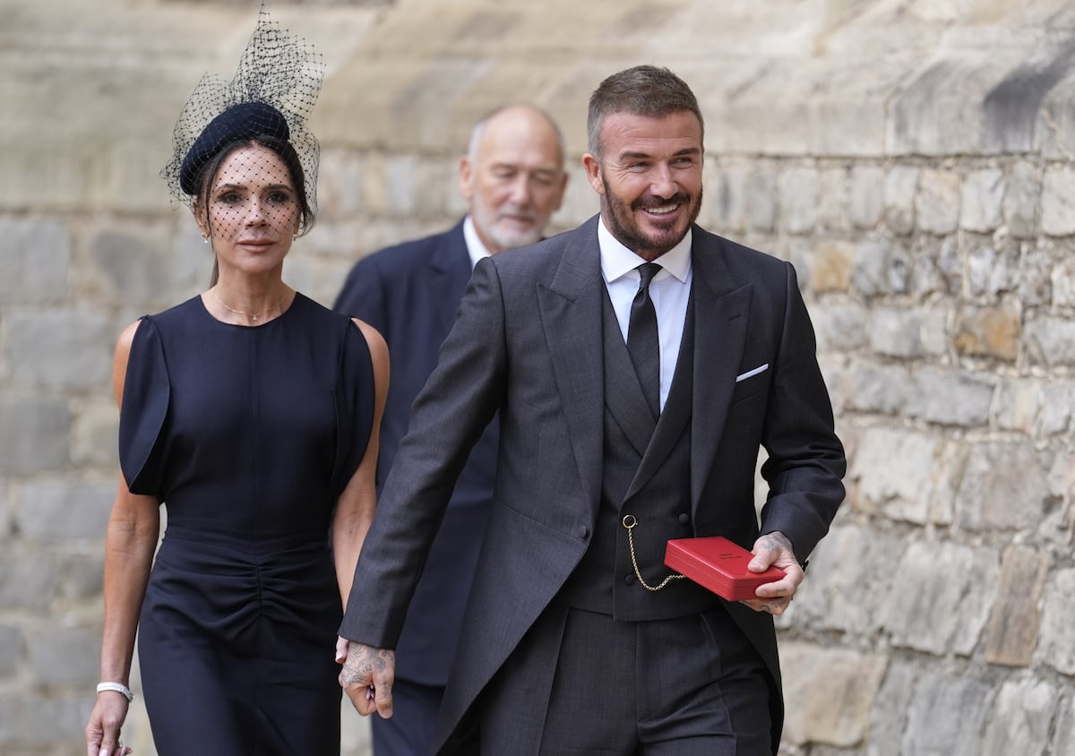 Los Beckham enfadan (otra vez) a los vecinos de su casa de los Cotswolds por querer instalar luces LED alrededor del lago de su finca