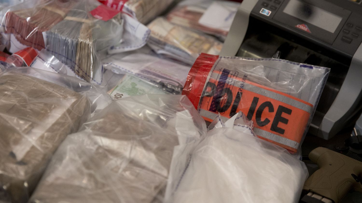 Trafic de stupéfiants : les saisies ont doublé en 2025 dans les aéroports parisiens, selon l'Office anti-stupéfiants