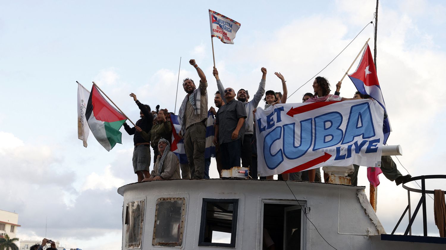 Le président cubain très préoccupé par la disparition de deux voiliers humanitaires qui faisaient route vers l'île, asphyxiée par le blocus américain