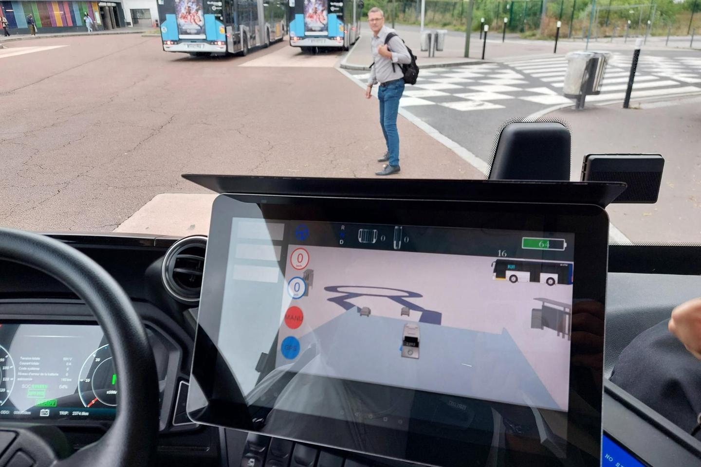 La RATP teste un bus autonome dans le Val-de-Marne, en le confrontant à la « vraie vie »