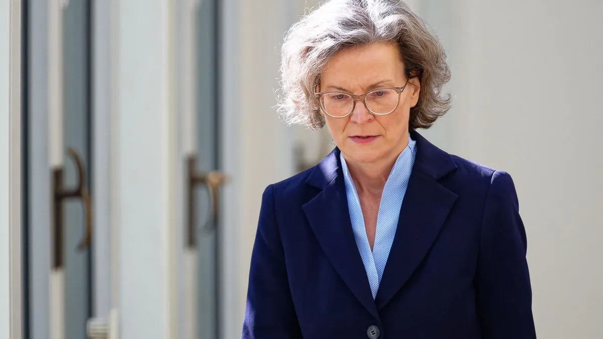 Ina Scharrenbach in Sondersitzung: Dann kämpft die umstrittene NRW-Bauministerin mit den Tränen