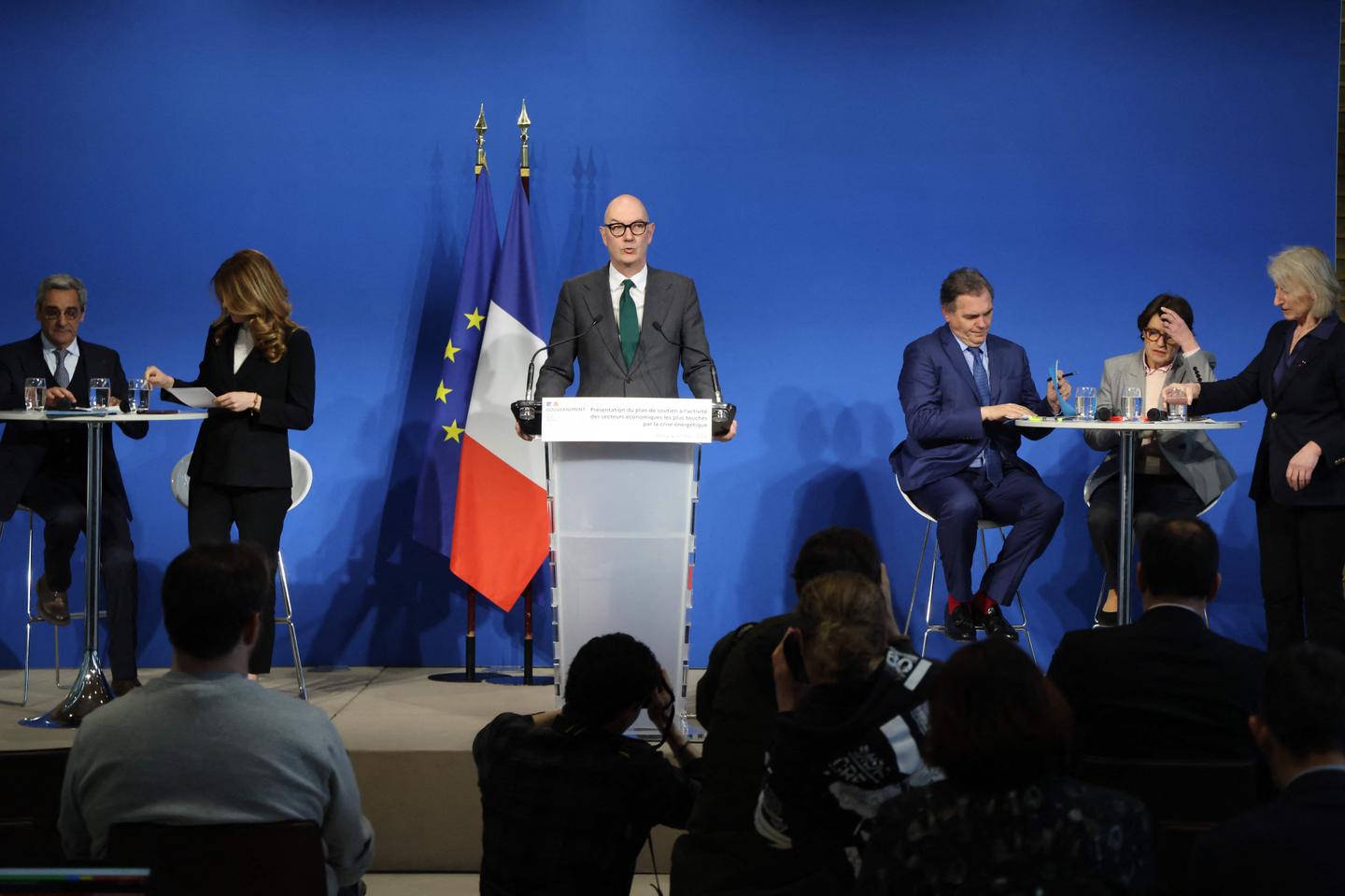 Prix du carburant : le gouvernement annonce un mini-plan d’aide aux professionnels les plus touchés