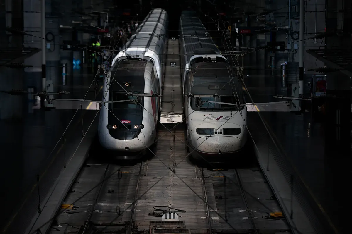 Un tren de Renfe entra en Córdoba "echando humo" y causa retrasos de 64 minutos en las horas previas a la salida de Semana Santa