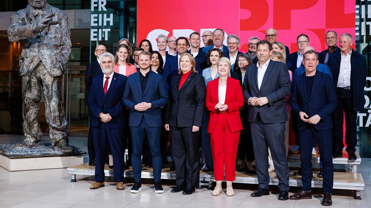 Krisentreffen: SPD will Bürger bei Spritpreisen entlasten