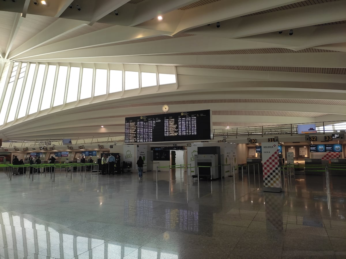 Aena se revuelve contra el acuerdo para que País Vasco participe en la gestión de tres aeropuertos y analiza medidas jurídicas