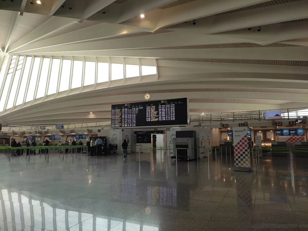 Aena se revuelve contra el acuerdo para que País Vasco participe en la gestión de tres aeropuertos y analiza medidas jurídicas
