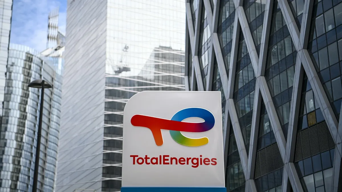 L'équivalent de la puissance d'un demi-réacteur nucléaire: EDF va fournir son électricité à Totalenergies pour raffiner son pétrole pendant 12 ans à partir de 2028