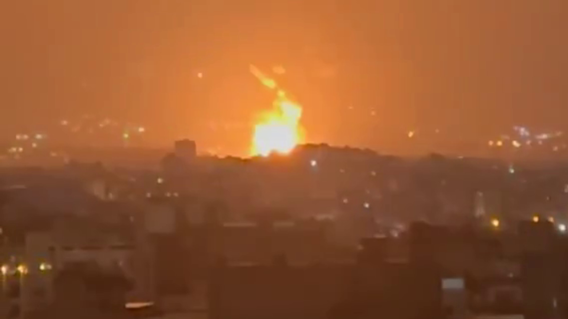 Intense bombing in Tehran, Isfahan