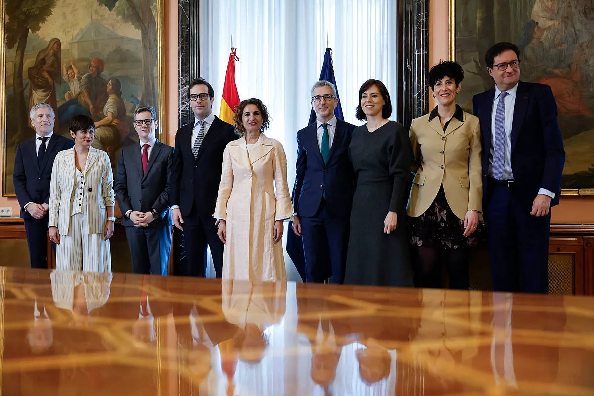 Los ministros del PSOE celebran un "Ay Presupuestos", pero sin hache