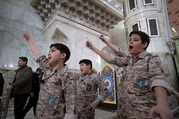 Irán moviliza a reservistas y niños y anuncia un "infierno histórico" para EEUU si hay invasión terrestre