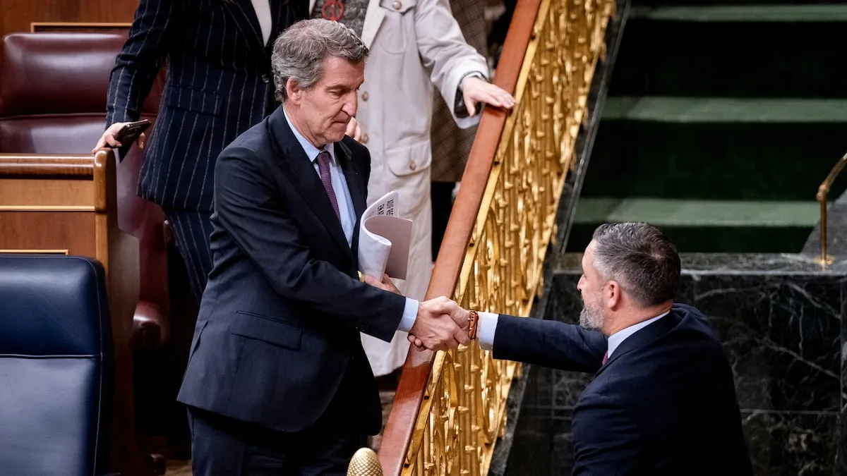 Vox arrastra al PP al debate de restringir la sanidad a los inmigrantes 