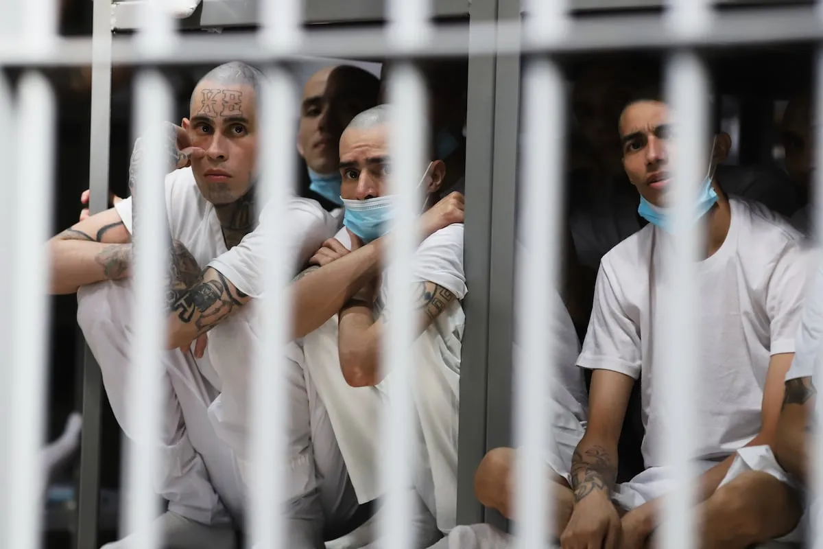 Más de 33.000 detenidos por Bukele no figuraban como pandilleros en los registros policiales 