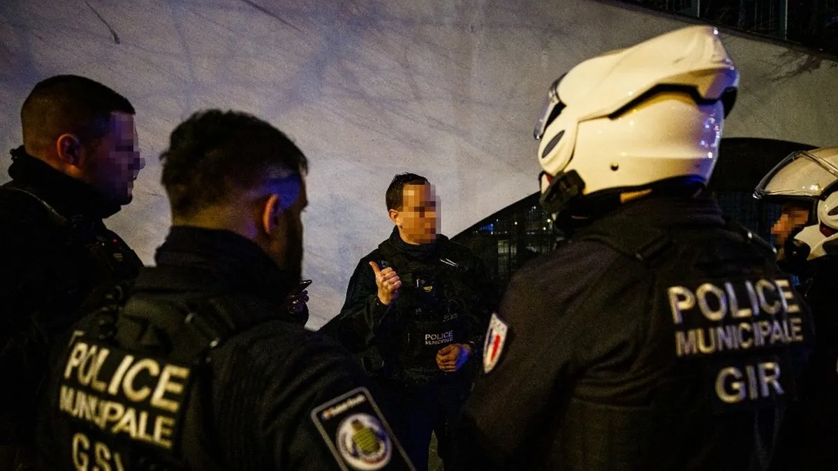 "On en parle tous entre nous" : à Saint-Denis, le malaise des policiers municipaux face à la politique de désarmement de Bally Bagayoko, le nouveau maire LFI