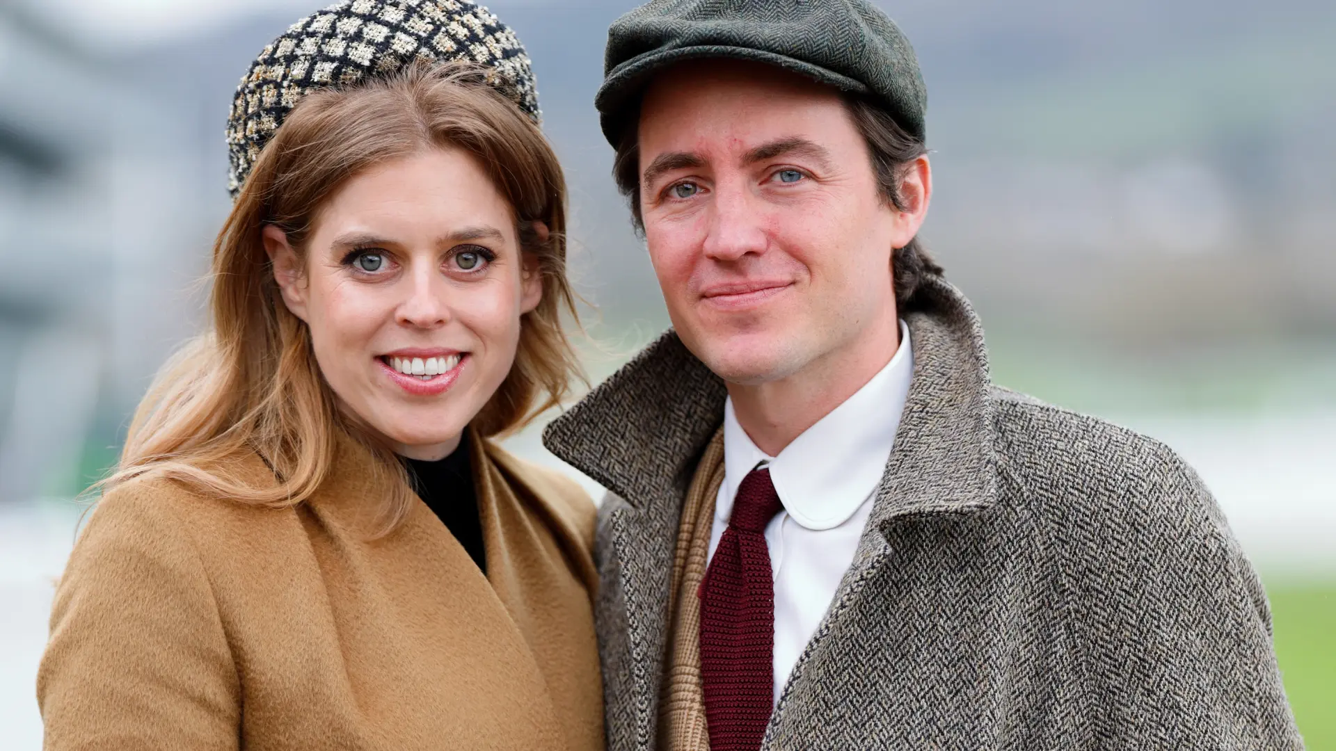 
         Edoardo Mapelli, marido de Beatriz de York, cuestionado por la prensa británica 
    