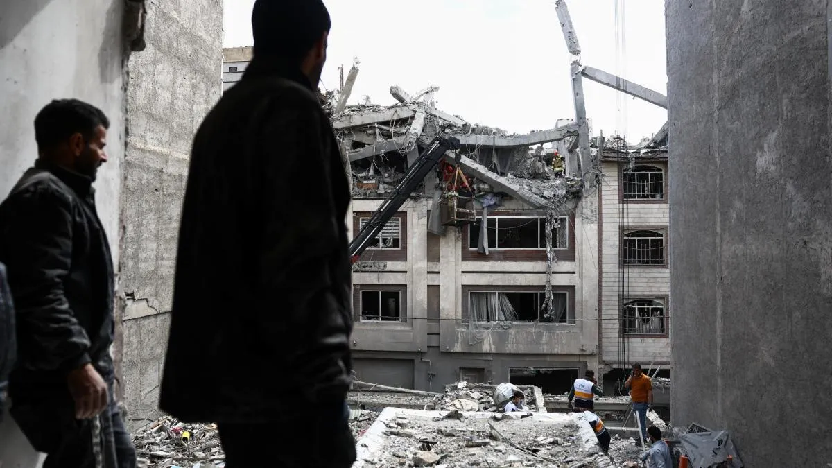 
          La guerra de Irán cumple un mes descontrolada y con riesgo de agravarse
      