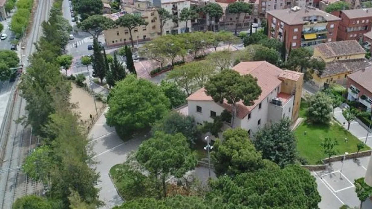
                                              Sant Feliu de Llobregat se acerca a Barcelona y supera los 3.100 euros por metro cuadrado
                                          