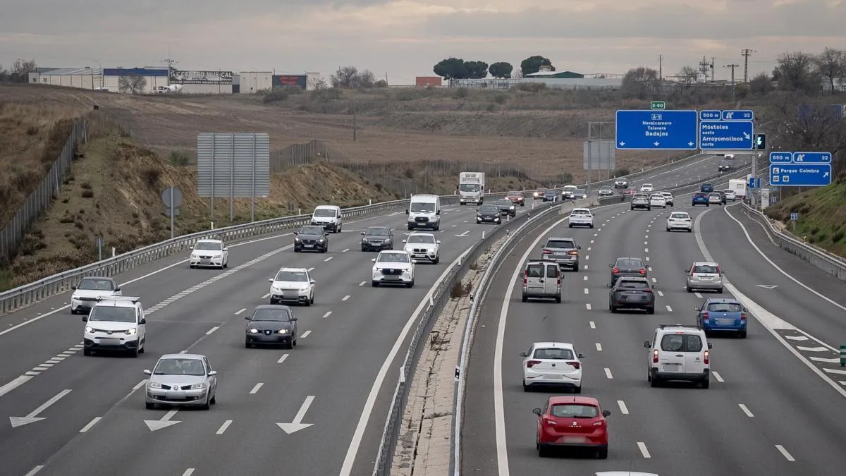 
                                                   Más de 3,35 millones de desplazamientos en la operación salida de Madrid que arranca hoy
                                               