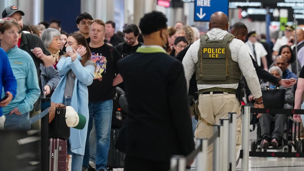 El cierre parcial de gobierno en EE.UU. se alarga entre divisiones republicanas para financiar Seguridad Nacional