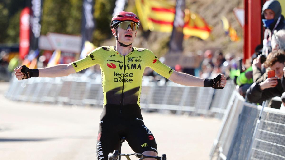 Vingegaard abre un abismo con sus perseguidores en la Volta