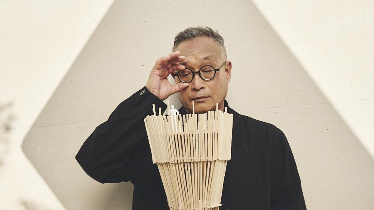 
                                                                                                                      Tadashi Kawamata, un tornado creativo: “Llego, hago ruido y me voy”
                                                                                                                  