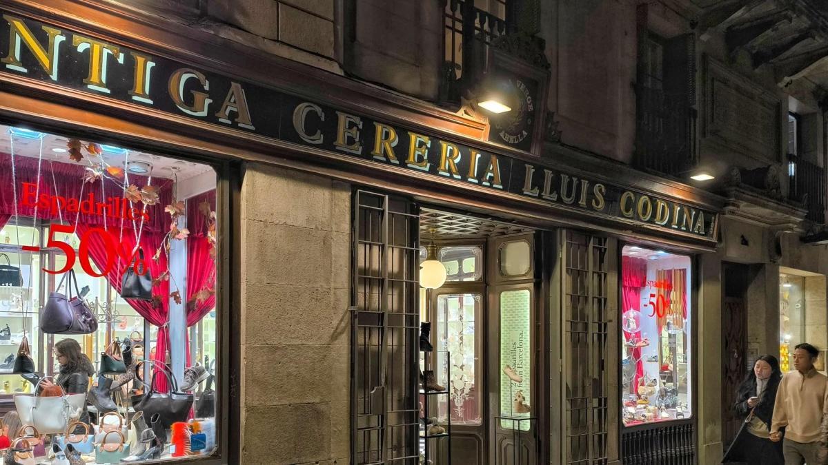 
                                                                                                                                 Comercios de Barcelona de los que solo queda el rastro del rótulo
                                                                                                                             