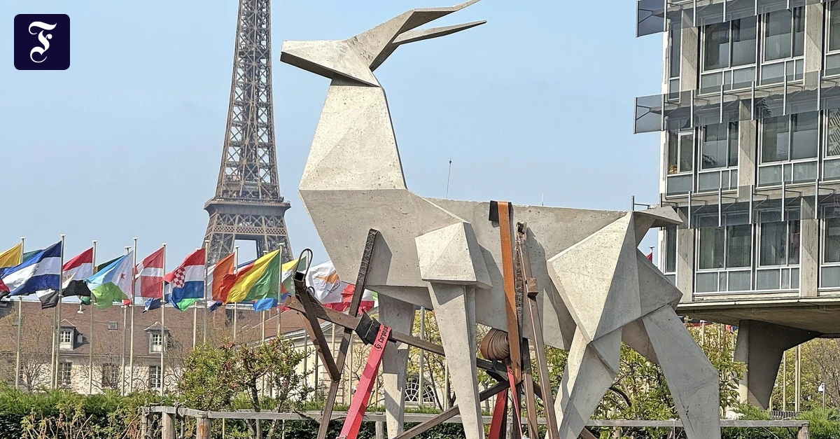 Lost and Found: Der Hirsch fährt zur Venedig Biennale