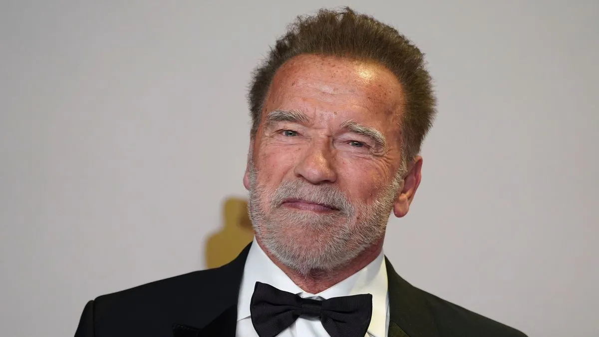 Arnold Schwarzenegger gibt seinem Sohn Bodybuilding-Tipps
