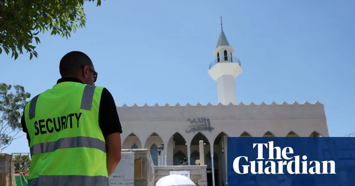 Retribution fears as Australian Muslims see surge in Islamophobic hate since Bondi terror attack