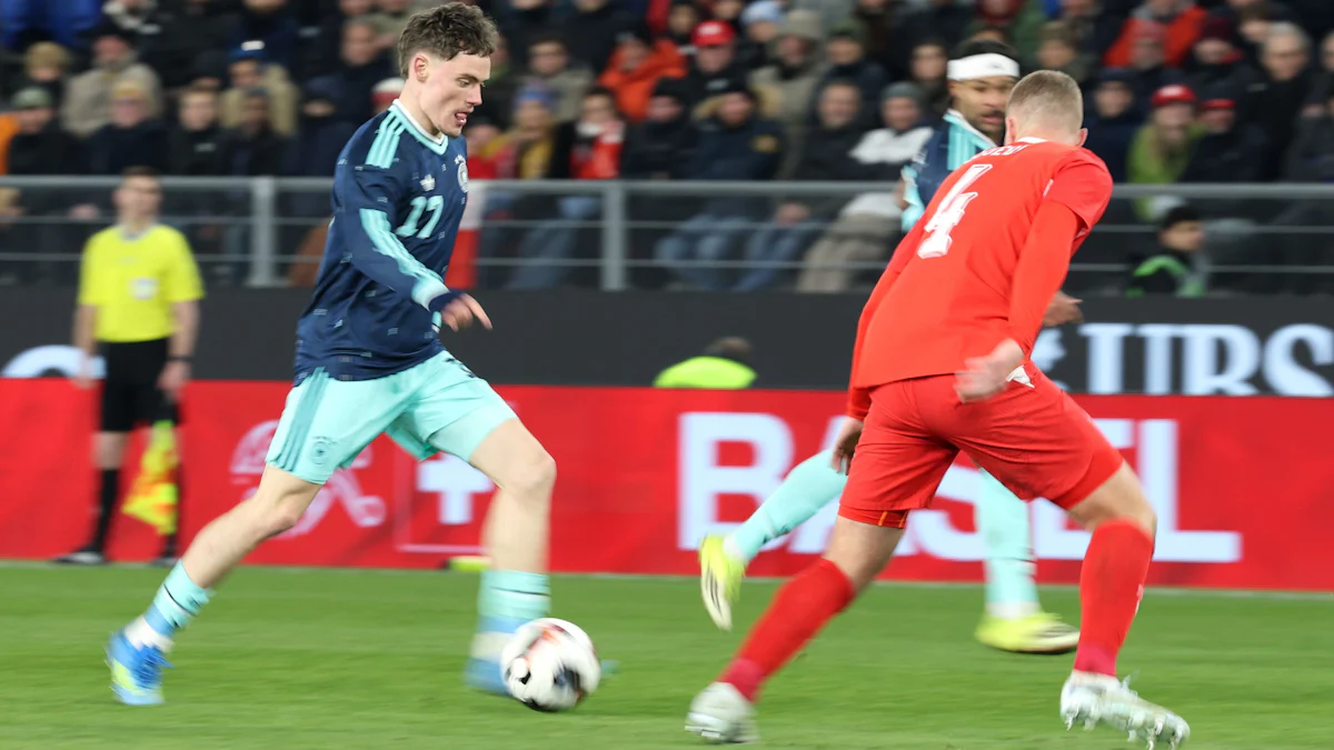DFB-Elf vor der Fußball-WM: Florian Wirtz 4, Schweiz 3