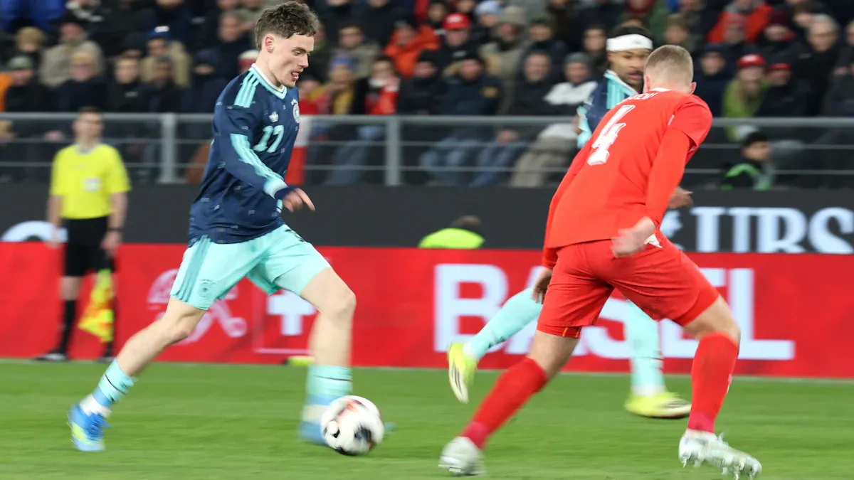 DFB-Elf vor der Fußball-WM: Florian Wirtz 4, Schweiz 3