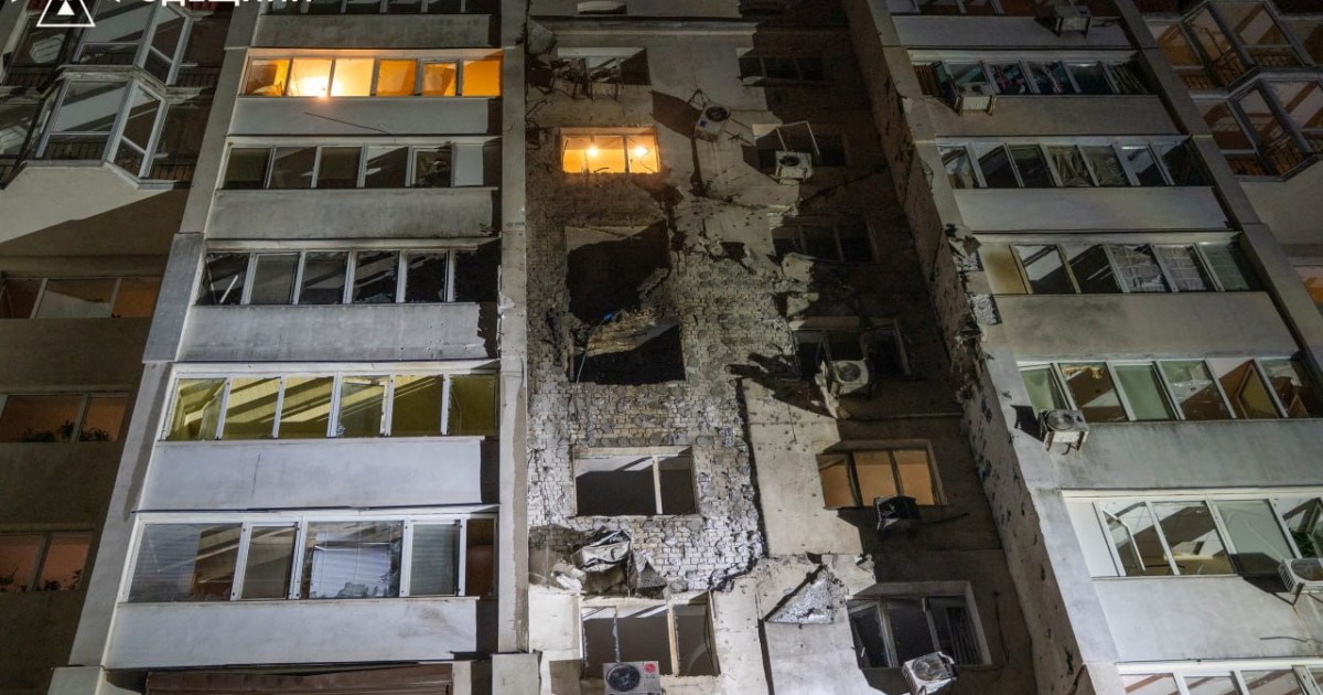 Russian strikes on Ukraine kill 4 as deal to end war dims