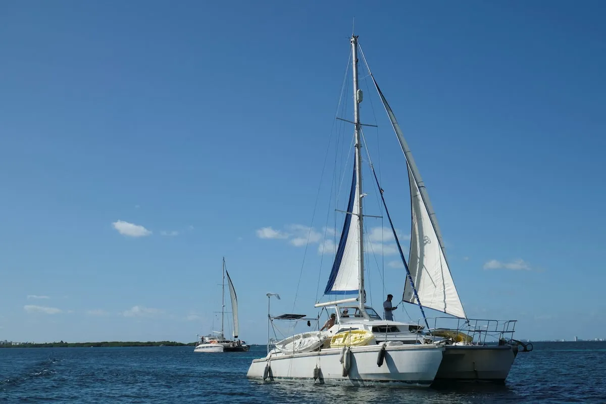 La Marina localiza cerca de La Habana a los dos veleros perdidos en el Caribe