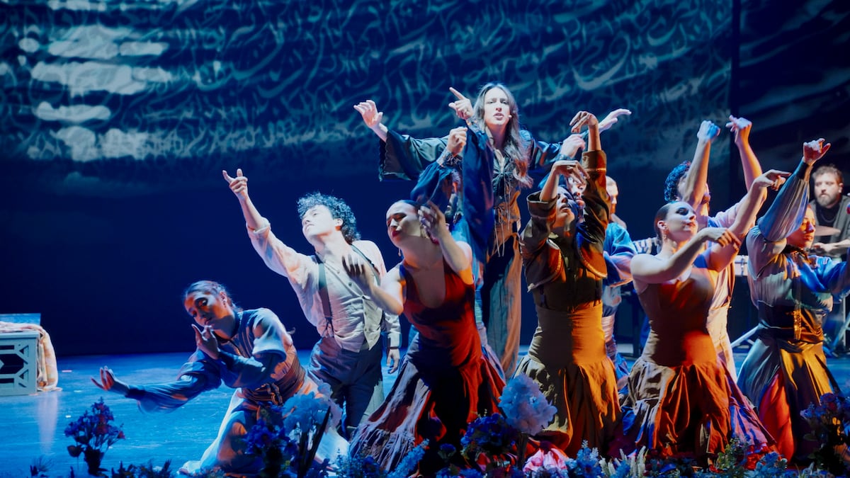 ‘Algarabía’:  un intento de diálogo cultural que acaba en monólogo con acotaciones