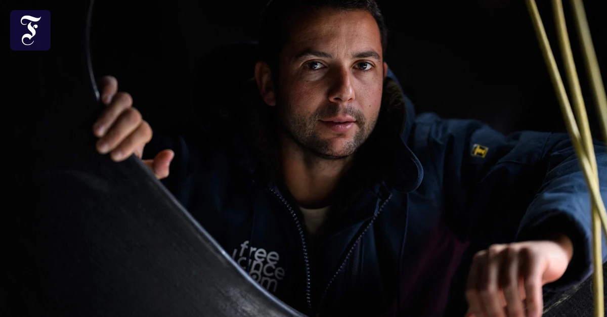 Bestzeit für Franzosen: Soudée segelt falsch herum um die Welt – und bricht Rekord