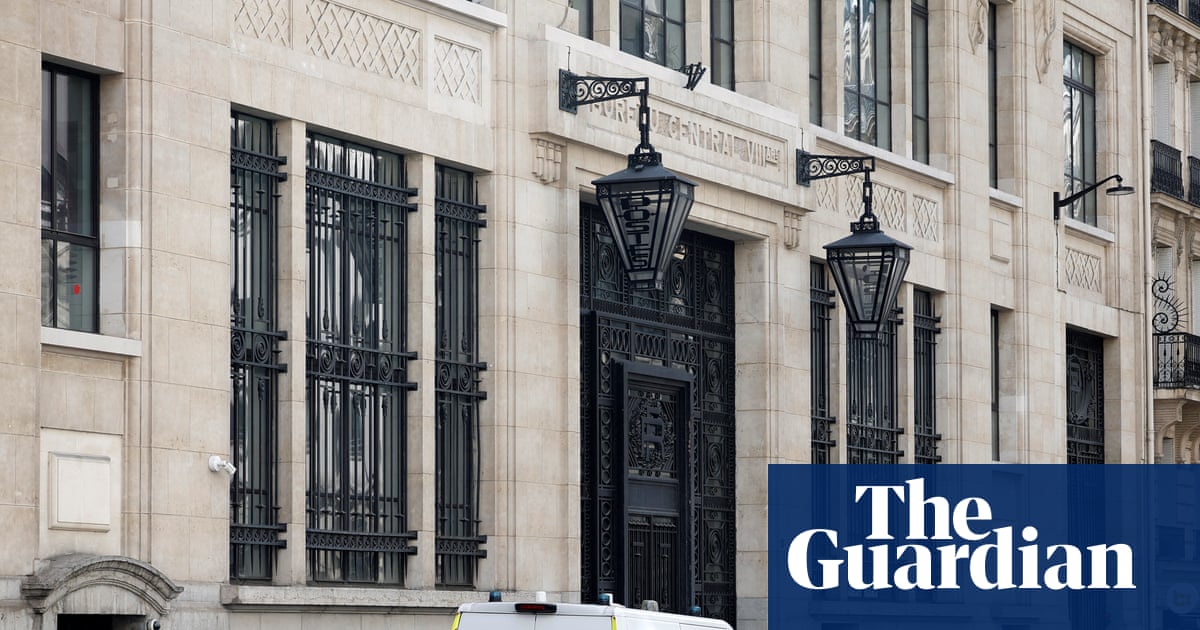 Police in Paris foil attempted bomb attack outside Bank of America building