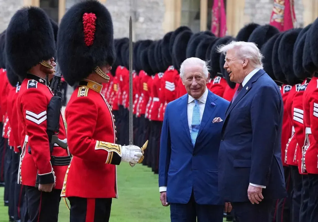 La encrucijada del rey Carlos III ante su inoportuna visita al belicista Trump