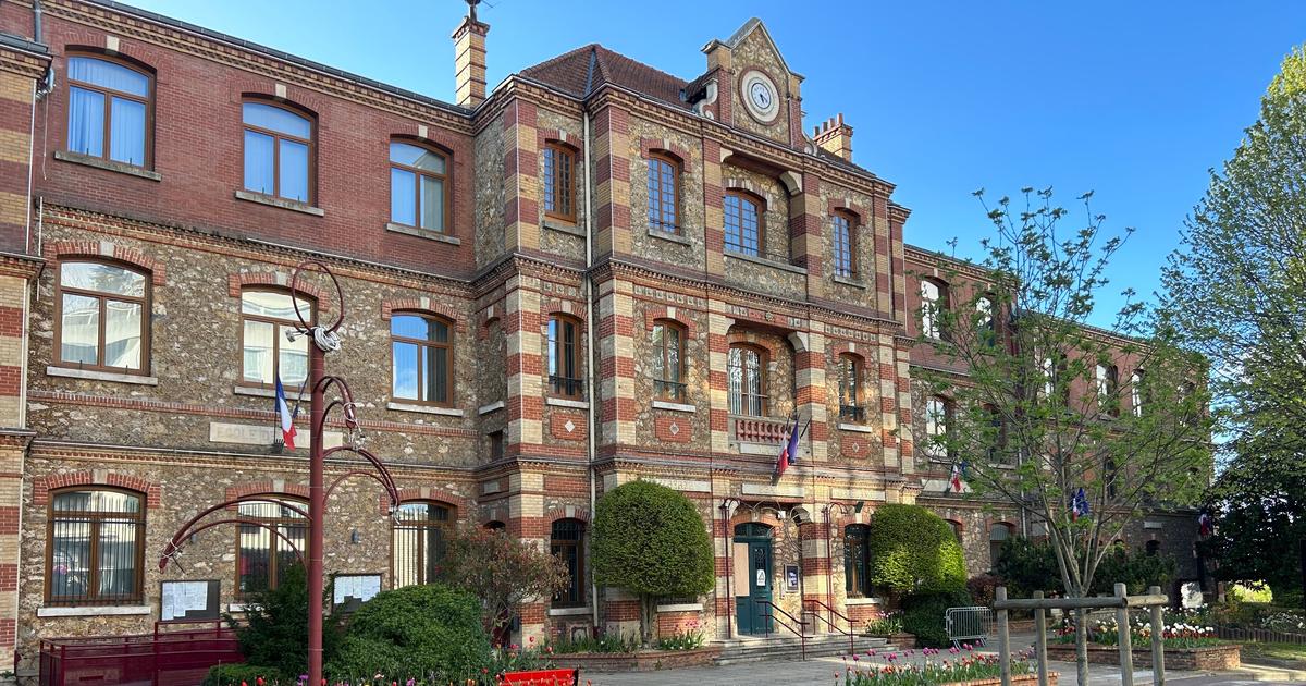 «Même au moment des émeutes de 2023, ça n’était pas arrivé» : à Fresnes, les habitants choqués par le saccage de leur mairie