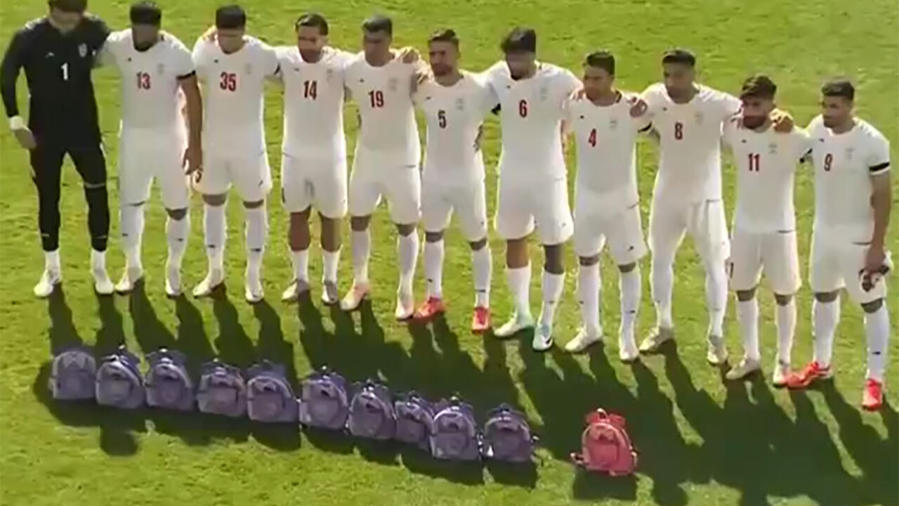 Football: l'équipe d'Iran rend hommage aux victimes d'une frappe sur une école attribuée aux Etats-Unis