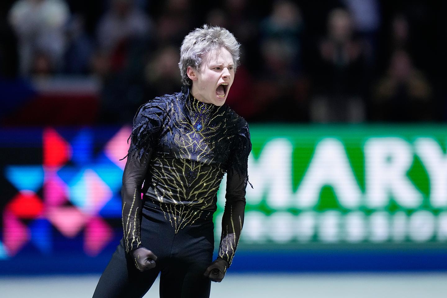 Ilia Malinin, un mois après sa désillusion des Jeux olympiques, s’offre le titre mondial en patinage artistique