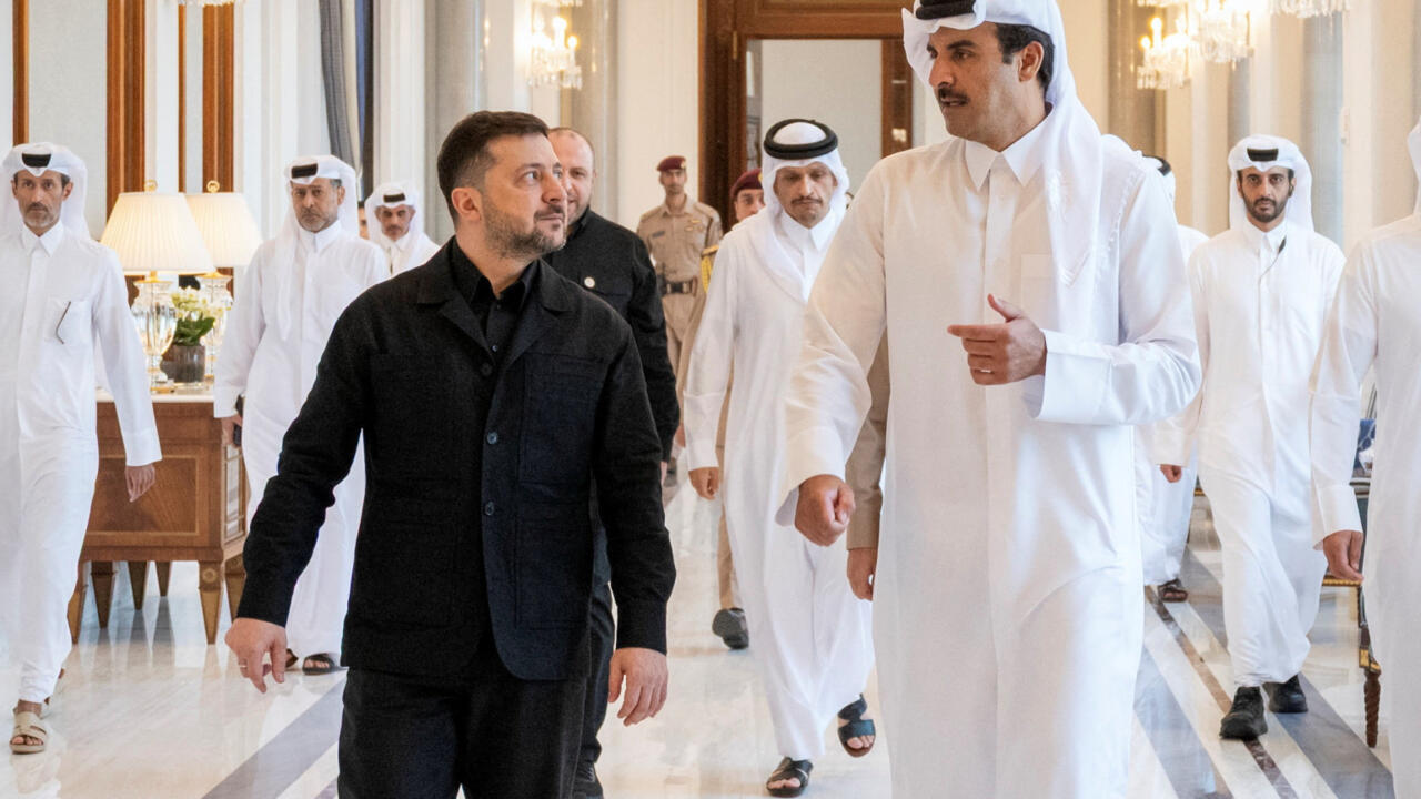 En tournée dans les pays du Golfe, Volodymyr Zelensky vend son expertise anti-drone