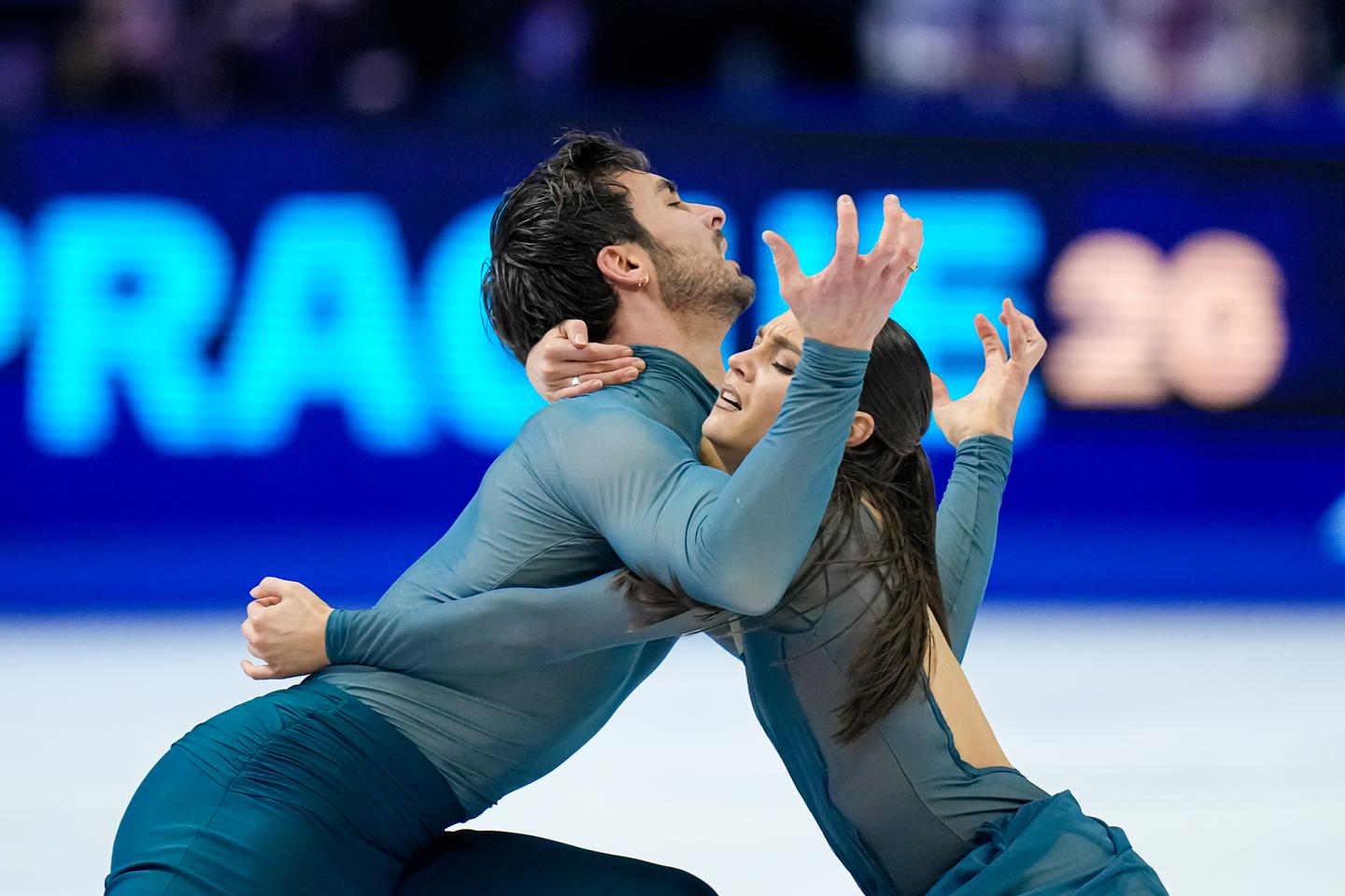 Guillaume Cizeron et Laurence Fournier Beaudry terminent la saison sur un sacre mondial en danse sur glace