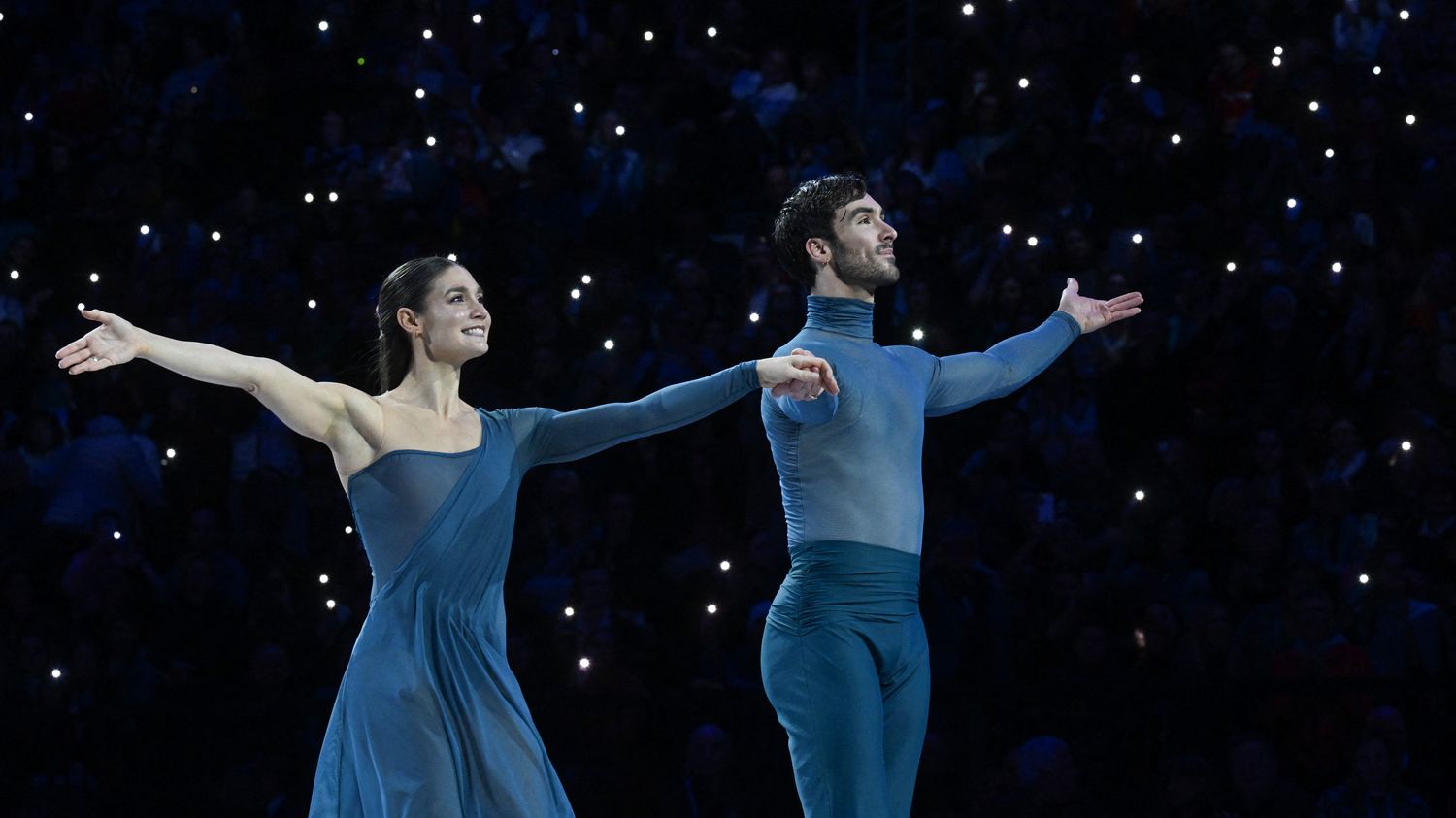 Laurence Fournier Beaudry et Guillaume Cizeron sacrés champions du monde de danse sur glace un mois et demi après leur médaille d'or olympique