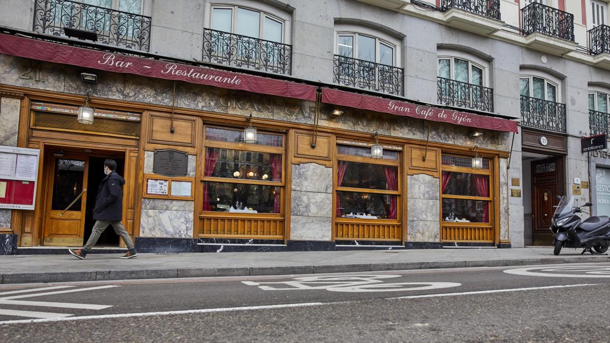 
                                                 El histórico Café Gijón vuelve a abrir
                                             