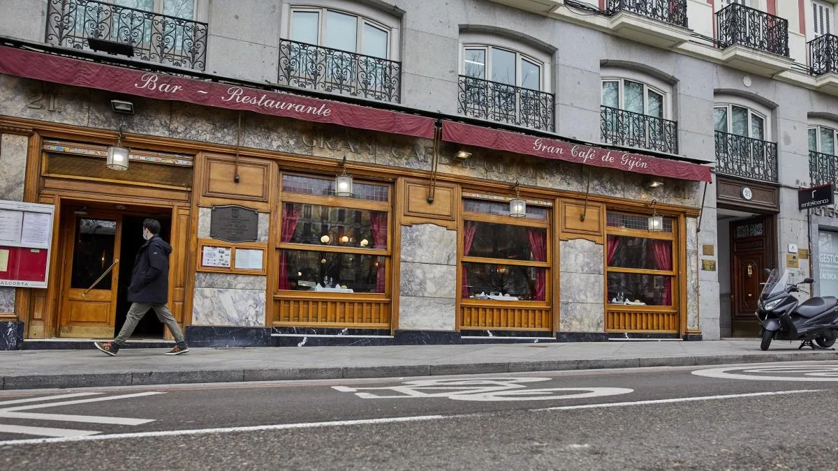 
                                                 El histórico Café Gijón vuelve a abrir
                                             