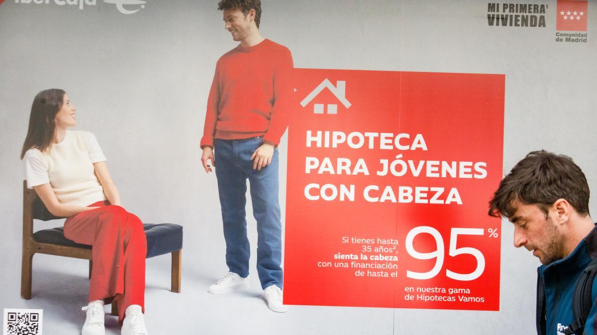 
                                                                                     Cómo hipotecarse al 100% con ayuda pública
                                                                                 