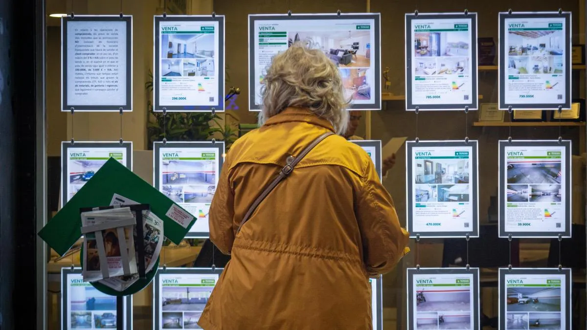 Los particulares reducen a la mitad la compra de vivienda para invertir