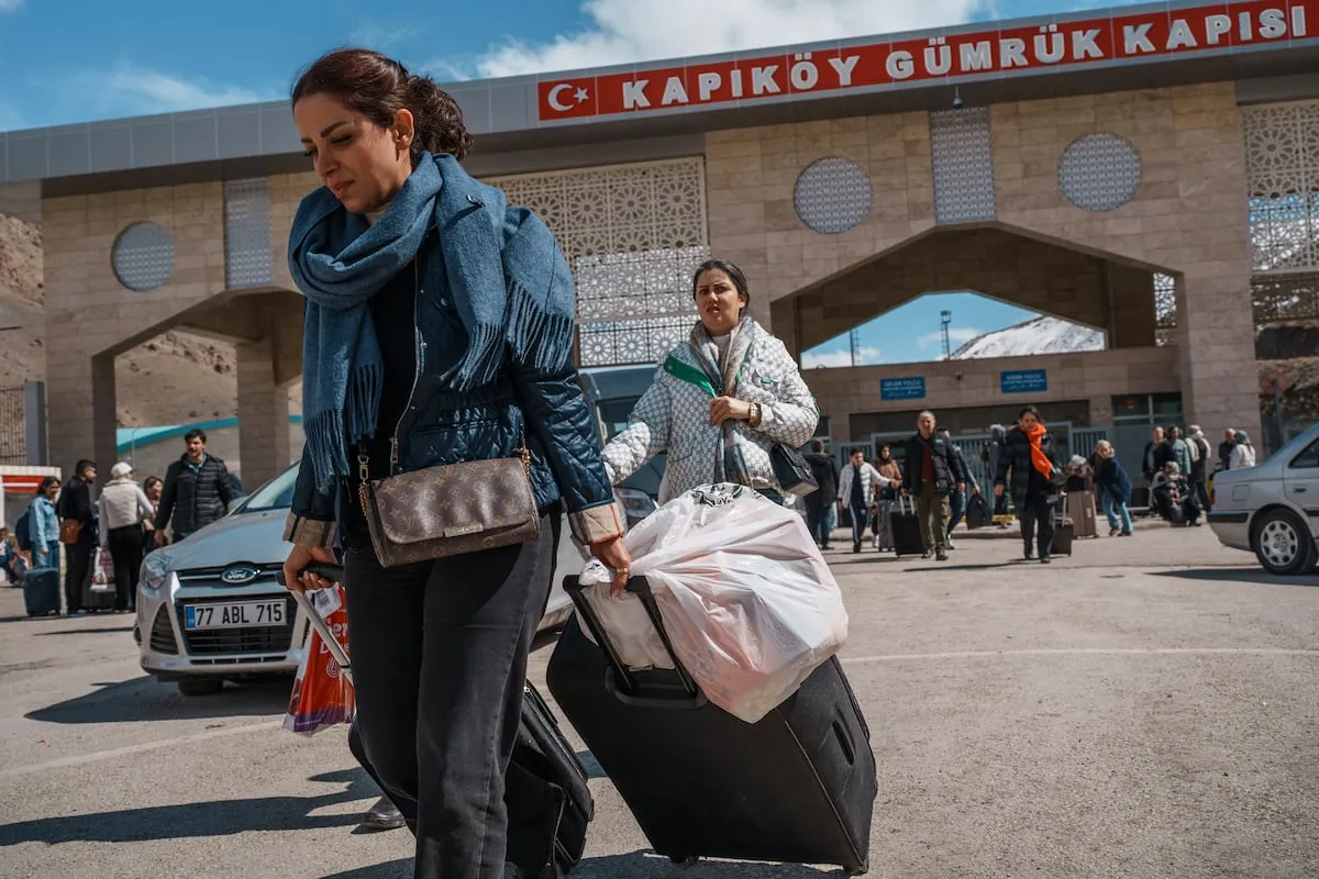 Miles de iraníes huyen a Turquía: “Atacan objetivos no militares”  