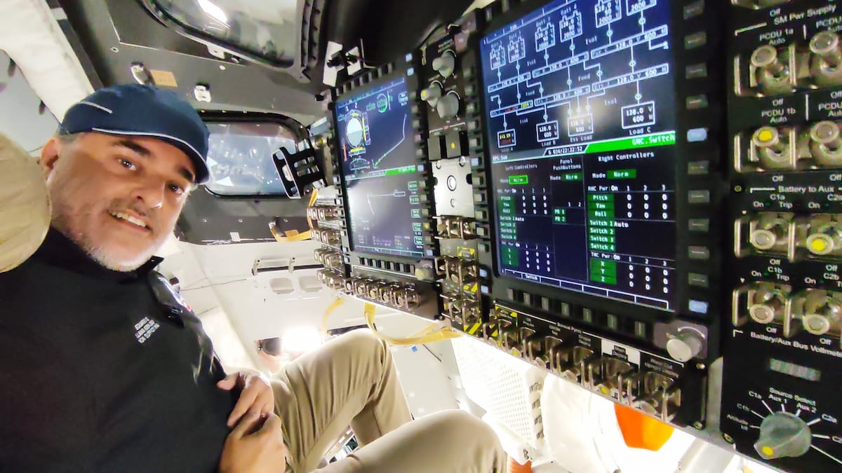 Eduardo García Llama, ingeniero de la misión a la Luna de la NASA: “Hay dos momentos en los que tendremos el corazón en la boca”