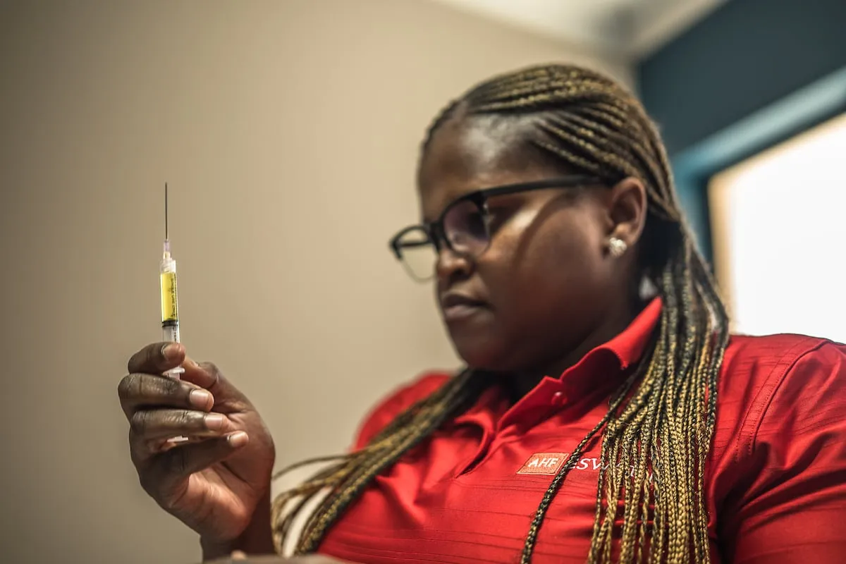 Tras los primeros pasos en África del fármaco revolucionario que puede acabar con el sida: “No consigo protegerme porque ellos no quieren usar condón”
