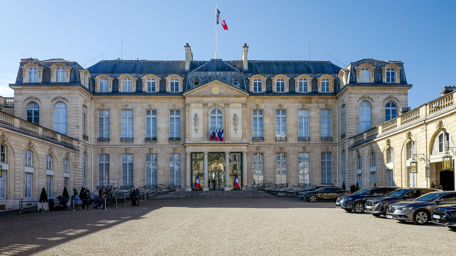 "Nous appelons à un sursaut d'unité" : 90 personnalités de droite et du centre appellent à une candidature unique pour la présidentielle